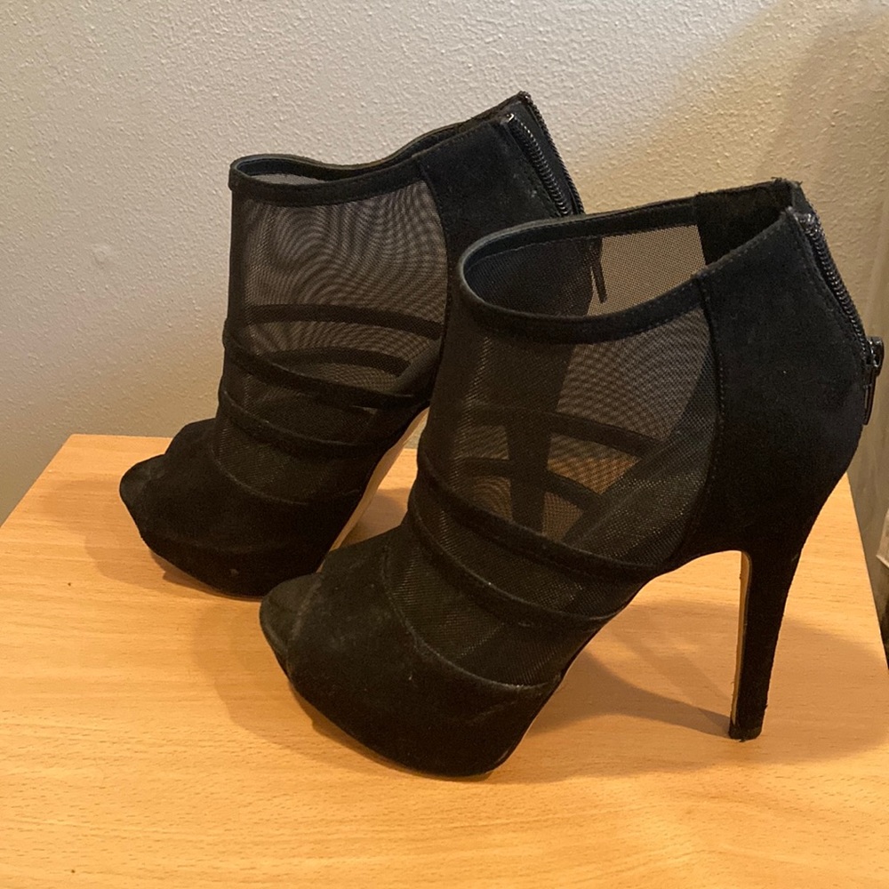 Mix No. 6 Black mesh pumps, high heels, suede heels size 6
